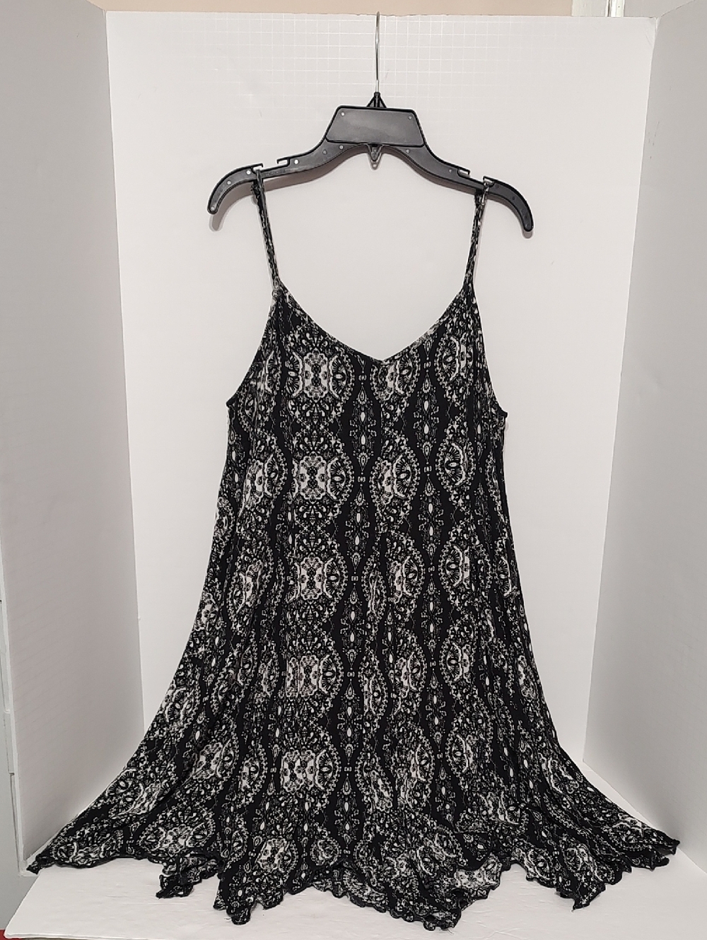 Black & White Lily Rose  Spaghetti Strap Summer Mini Dress W Handkerchief Hem XL